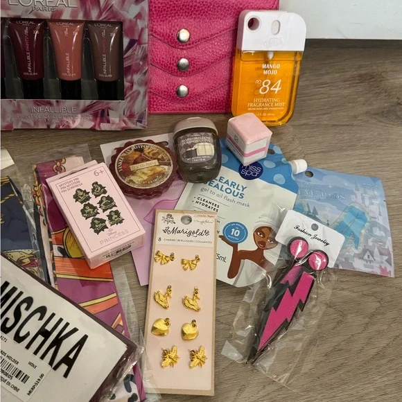 Badgley Mischka Burgundy Cardholder Bundle - Picture 4 of 5